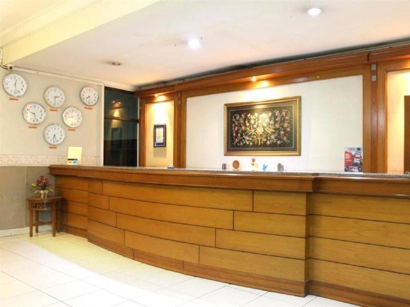 Reddoorz @ Surapati Hotel Bandung Exterior foto
